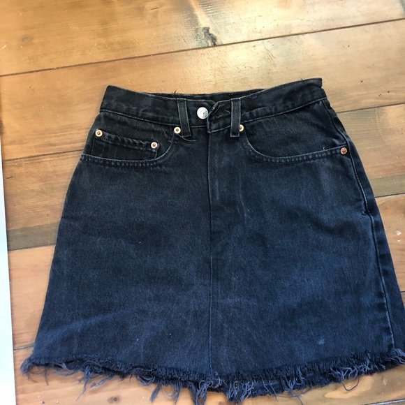 Levi skirt - Picture 1 of 4